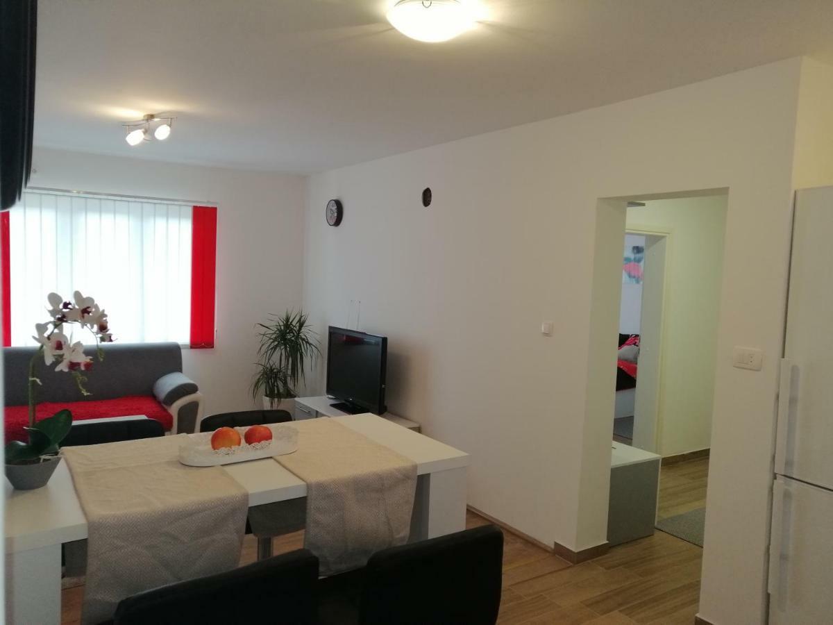 Cosy Apartment Road A6 Fužine Exteriör bild